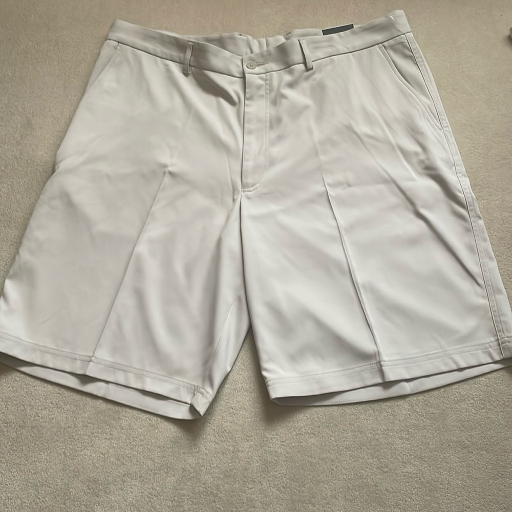 PEBBLE BEACH Performance golf shorts in beige color size 40